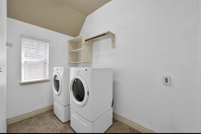 Building Photo - 3502 Galley Mist Dr