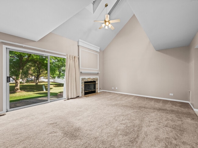 Building Photo - 4672 N Sapphire Dr