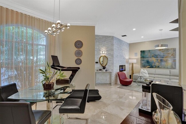 Building Photo - 1529 Shoreline Way