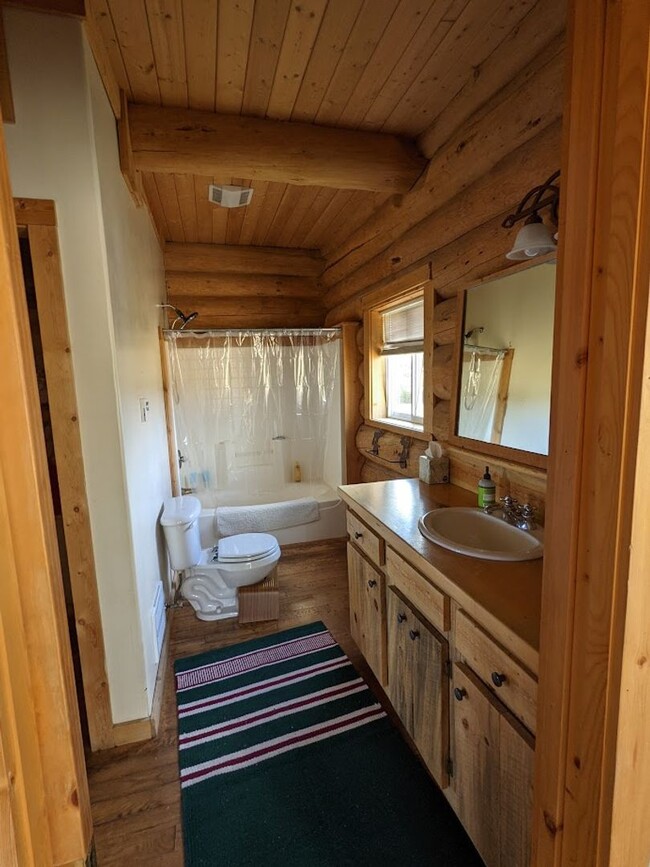 Building Photo - Fully Furnished Cabin with great views. Lo...