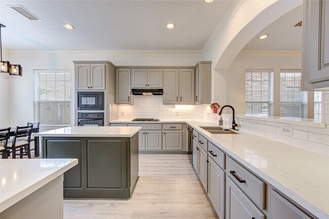 Building Photo - 1131 Sopris Dr