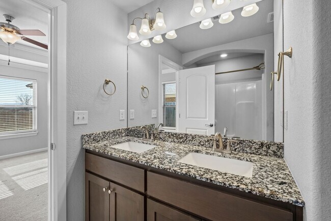 Building Photo - 4-Bed Home in West Fayetteville | Built 2021