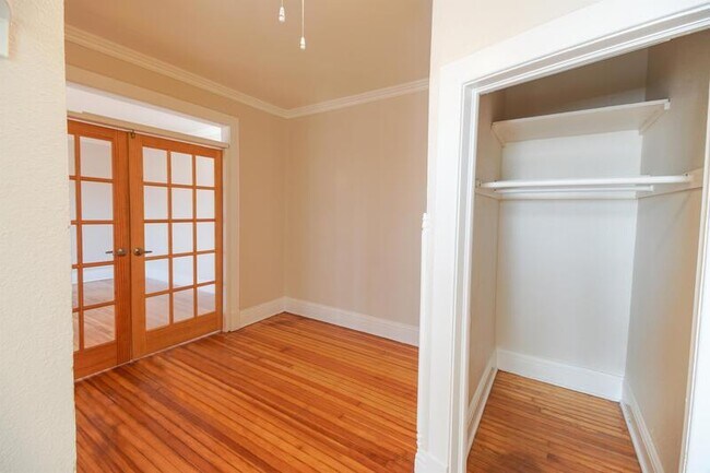 Building Photo - 1531 N Washington St