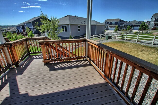 Building Photo - 6 bed 4 bath 3 car garage Crystal Valley Ranch house