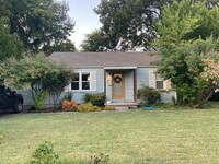 Building Photo - 2 Bed | 1 Bath | Brookside