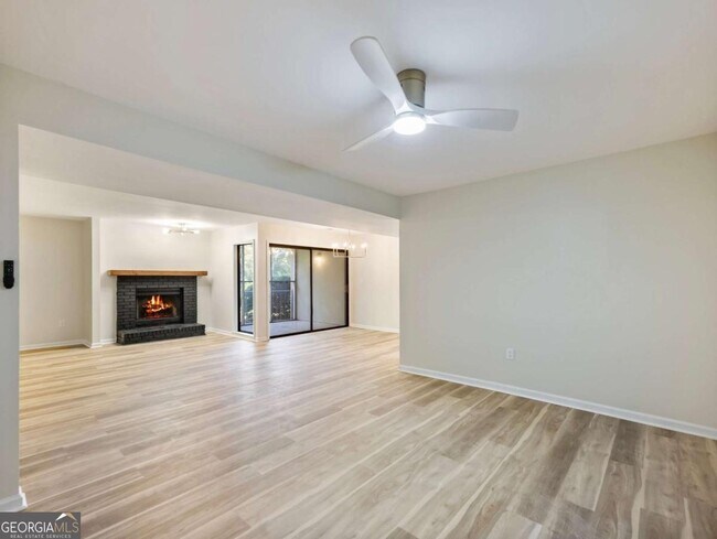 Building Photo - 605 Candler St