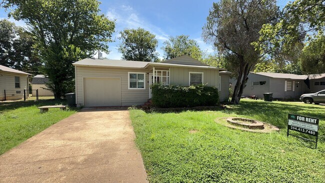 Building Photo - Charming 3 BD Across from Killeen Elementary!!  HOUSING ACCEPTED!