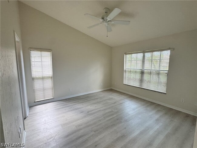 Building Photo - 1351 Park Lake Dr