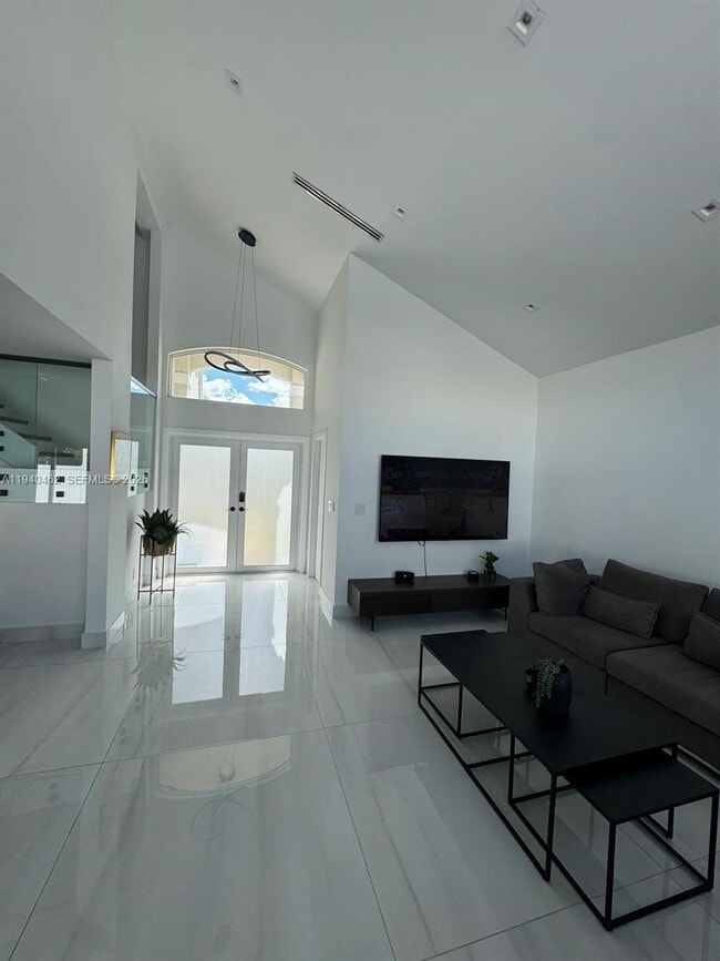 Building Photo - 3321 SW 51st St