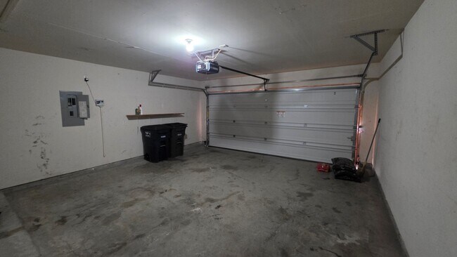 Building Photo - 5820 Show Master Ln