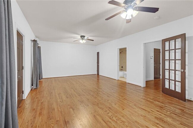 Building Photo - 2614 Long Pointe
