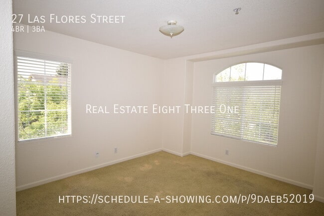 Building Photo - 27 Las Flores St