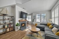 Building Photo - 6586 Daylily Dr