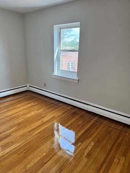 Building Photo - 69 Chiswick Rd