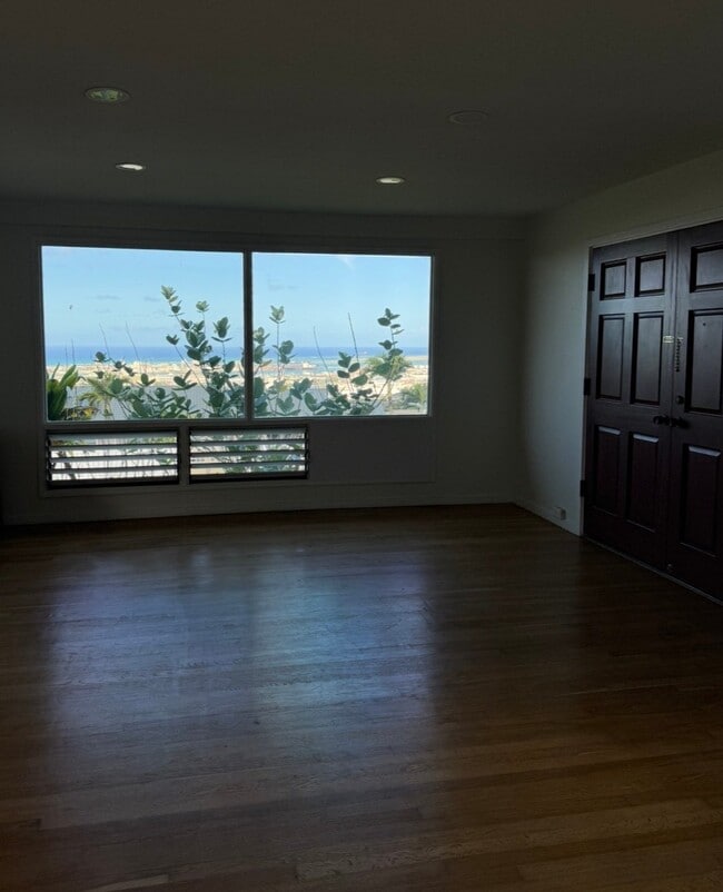 Building Photo - 1326 Alewa Dr