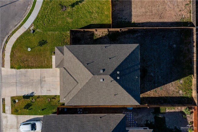 Building Photo - 21 N 26th Dr