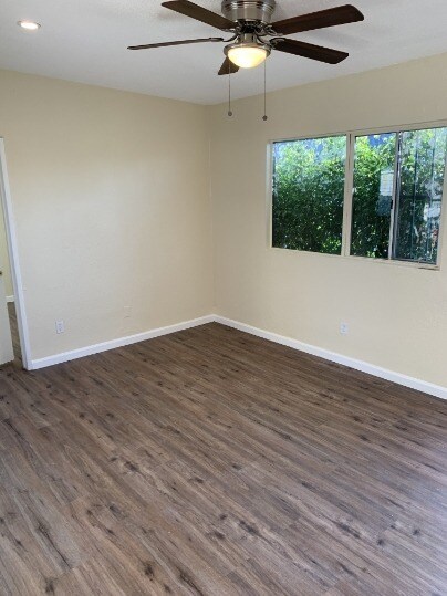 Building Photo - CHARMING 2-BEDROOM APARTMENT WITH NEW LAMI...