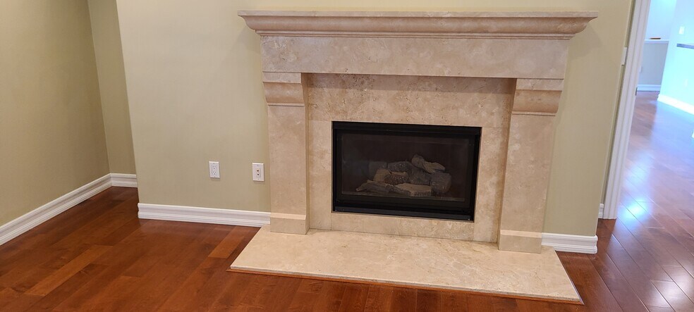 Building Photo - 229 W End Ave