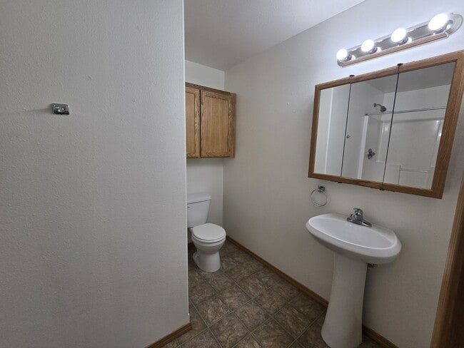 Building Photo - 324 Maylea Pl
