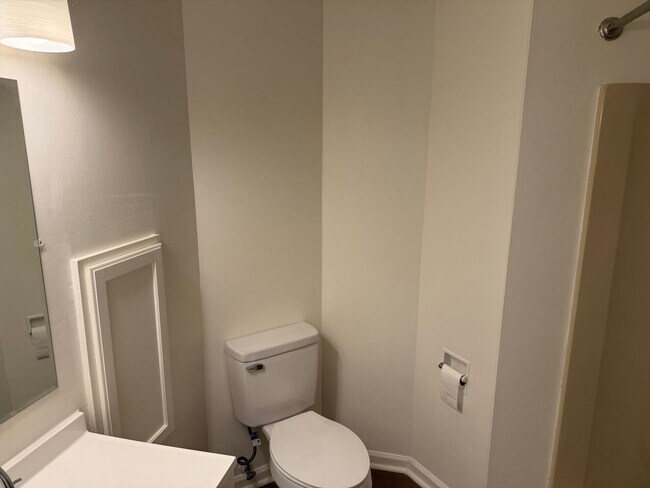 Building Photo - Enjoy Panoramic Holston River Views from T...