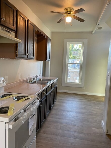 kitchen - 136 Cross St