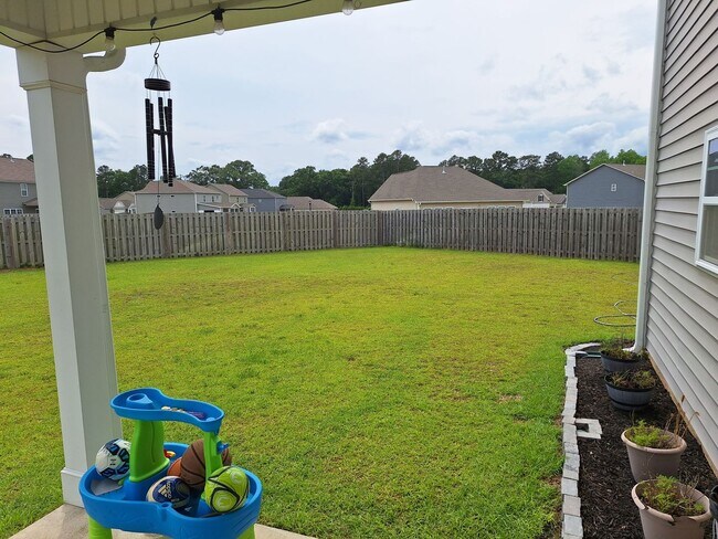 Building Photo - Magnificent Five Bedroom Home in Elgin SC!