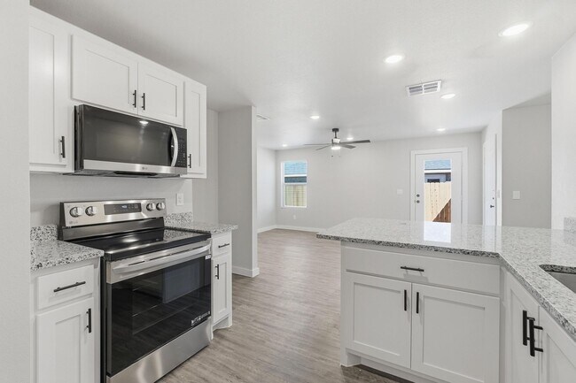 Building Photo - Now Leasing – Don’t Miss Out on Hampton Hills