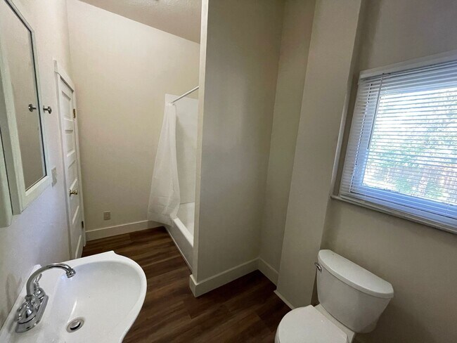 Building Photo - Boise Home with Large Basement, Yard, New ...