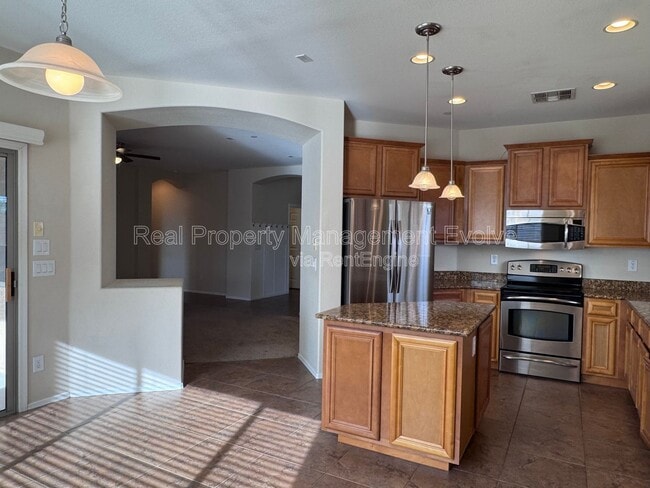 Building Photo - 13601 W Verde Ln