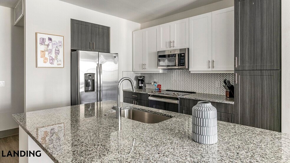 Building Photo - 2650 S McDonald St