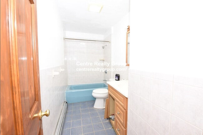 Building Photo - 7 Gayland St