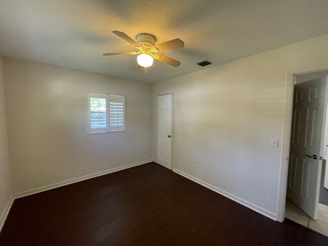 Building Photo - Charming 4 Bedroom, 3 Bathroom Home in Orl...