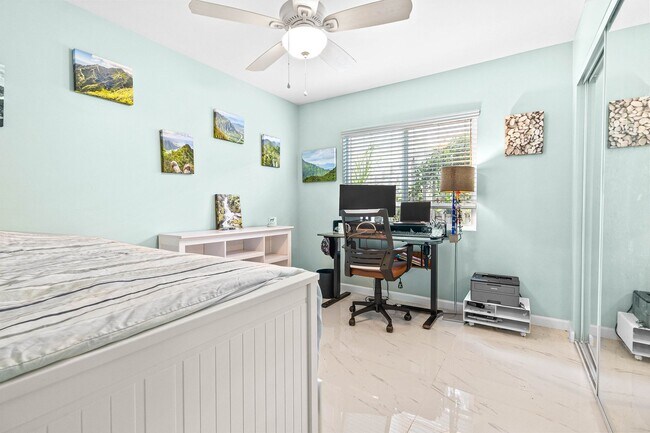Building Photo - Upgraded 5 bedroom, 3 bath home