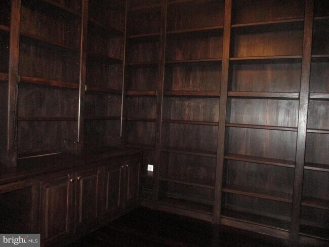 Building Photo - 7303A Hayfield Rd