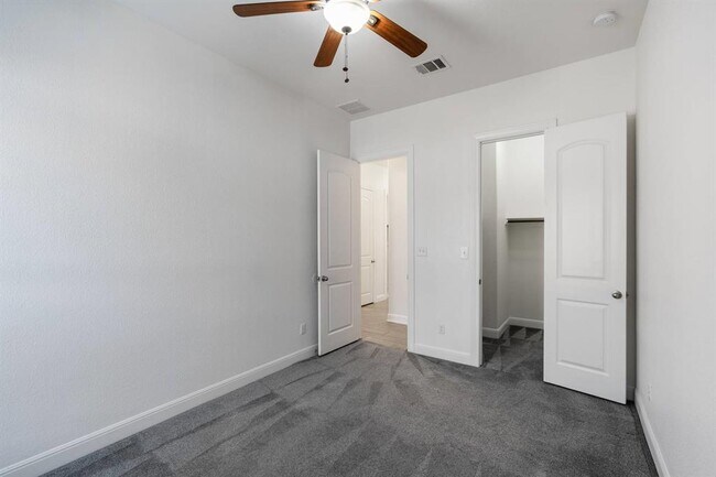 Building Photo - 175 Senna Dr
