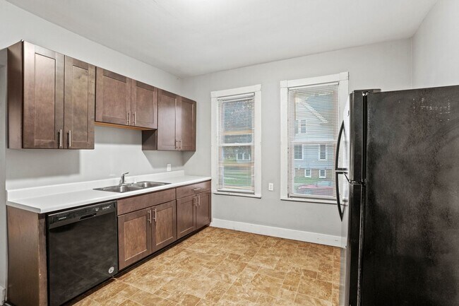 Building Photo - Bartlett Lower