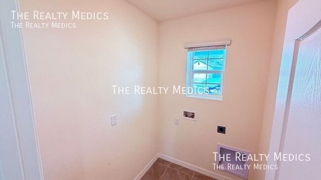 Building Photo - 3468 Islewood Ct