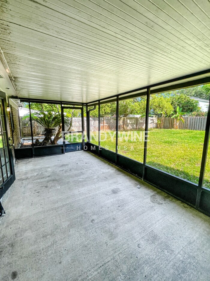Building Photo - 10847 Bahia Dr