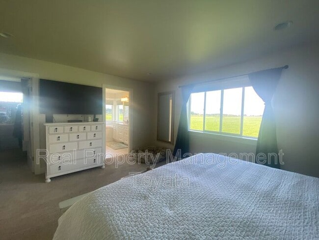 Building Photo - 810 Sisters Ct