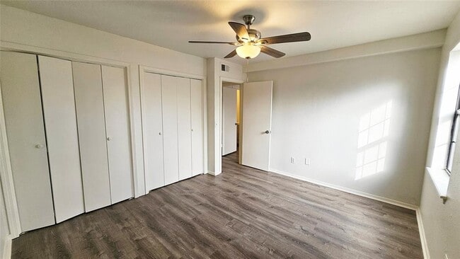 Building Photo - 401 SE 12th St