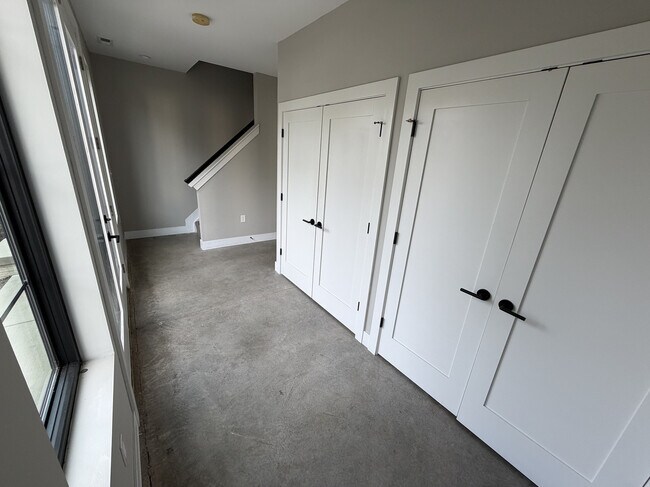 Building Photo - 357 Loeffler Ave