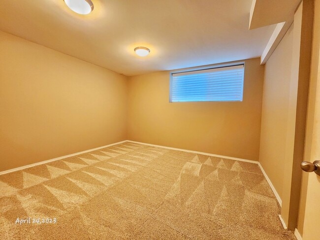 Building Photo - Charming 4 bed 1.75 Bath Home in Ravenna
