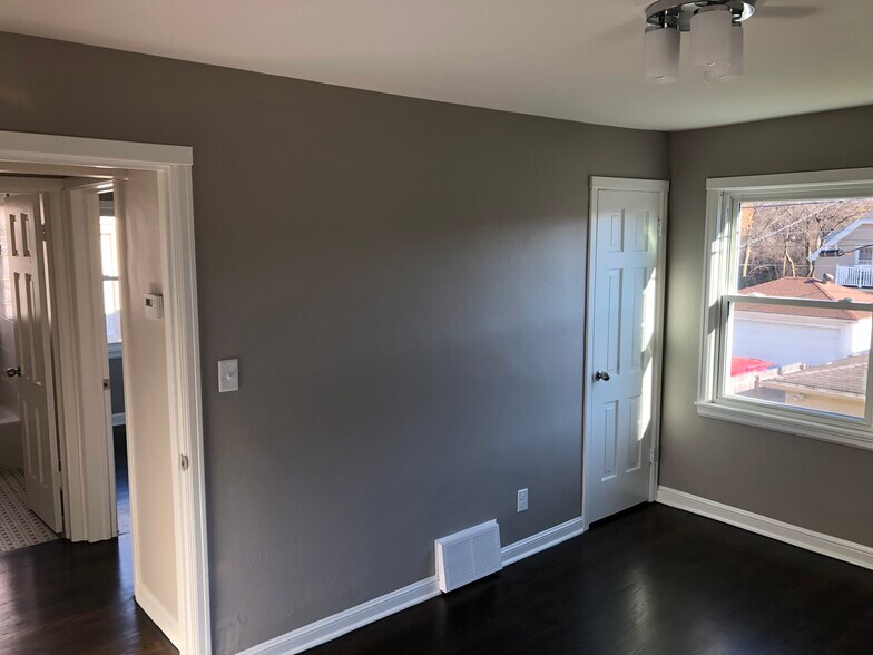 Building Photo - 3306 S 7th St