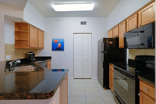 Building Photo - 5205 Myrtlewood Cir E