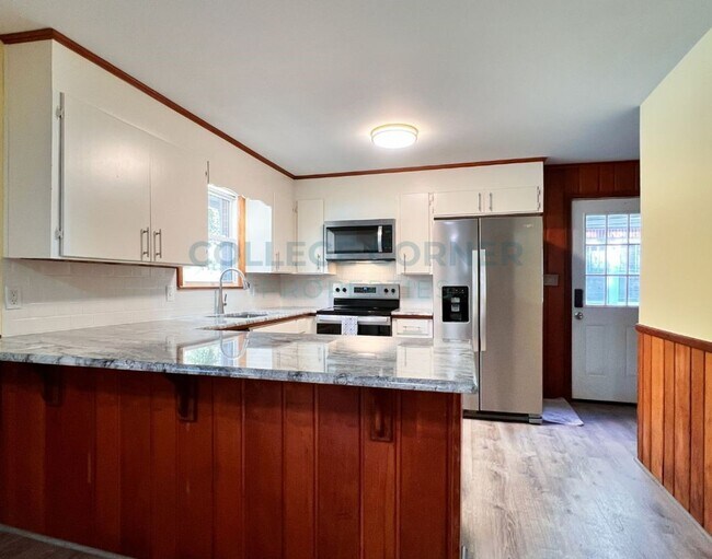 Building Photo - 146 Rosedale Cir