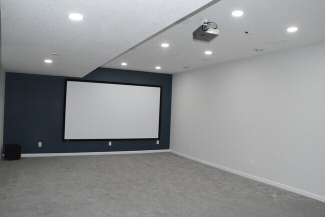 Building Photo - 1566 Edgebrook Ln