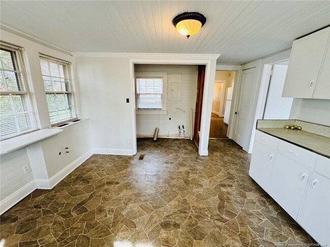 Building Photo - 411 Carthage Rd