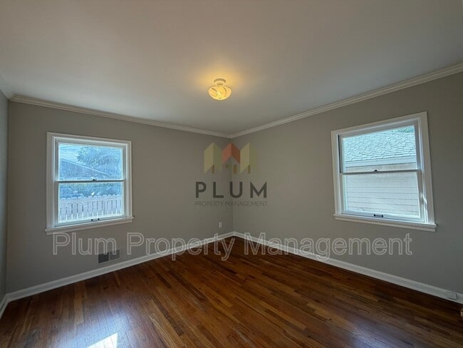 Building Photo - 405 W Central Ave