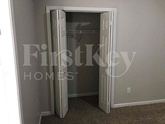 Building Photo - 8118 Birch Walk Dr