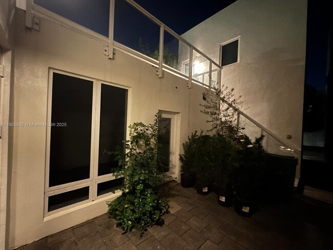 Primary Photo - 10330 NW 66th St